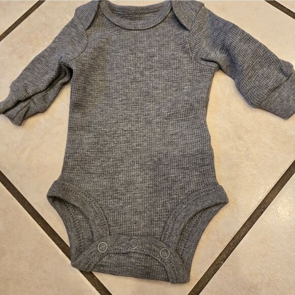Carters Preemie Baby Long Sleeve Onsie Set With Pants NWOT - Picture 3 of 7